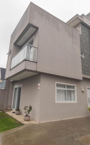 Casa de condomínio à venda com 115m², 3 quartos e 1 vaga Casa de condomínio à venda com 115m², 3 quartos e 1 vagaFachada
