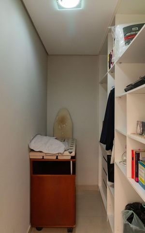 Casa para alugar com 280m², 3 quartos e 2 vagas Casa para alugar com 280m², 3 quartos e 2 vagasCloset da suíte 3