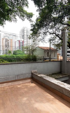 Casa para alugar com 280m², 3 quartos e 2 vagas Casa para alugar com 280m², 3 quartos e 2 vagas Varanda da Suíte 1