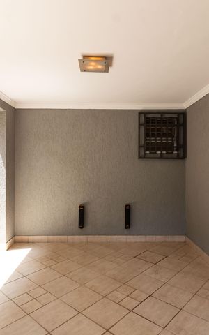 Casa para alugar com 280m², 3 quartos e 2 vagas Casa para alugar com 280m², 3 quartos e 2 vagasGaragem