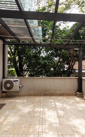Casa para alugar com 280m², 3 quartos e 2 vagas Casa para alugar com 280m², 3 quartos e 2 vagasVaranda da Suíte 2