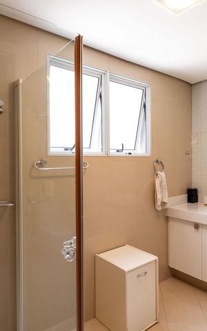 Casa para alugar com 280m², 3 quartos e 2 vagas Casa para alugar com 280m², 3 quartos e 2 vagasBanheiro da Suíte 3