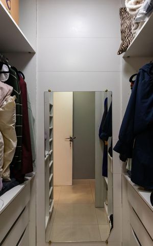Casa para alugar com 280m², 3 quartos e 2 vagas Casa para alugar com 280m², 3 quartos e 2 vagasCloset da suíte 1