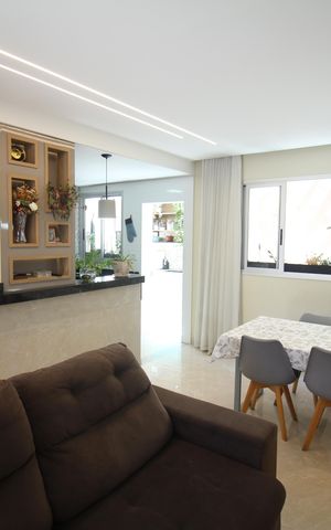 Casa à venda com 118m², 3 quartos e 2 vagasSala