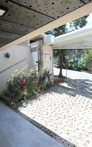 Casa à venda com 118m², 3 quartos e 2 vagasGaragem / Quintal