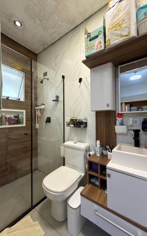 Casa à venda com 225m², 5 quartos e 3 vagas Casa à venda com 225m², 5 quartos e 3 vagasQuarto 1 - Suíte Banheiro