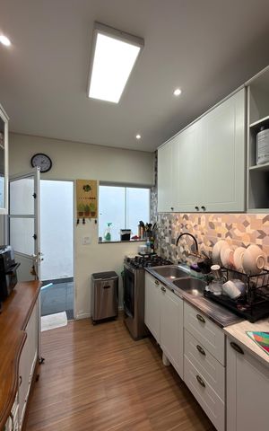 Casa à venda com 225m², 5 quartos e 3 vagas Casa à venda com 225m², 5 quartos e 3 vagasCozinha