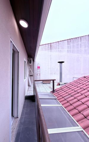 Casa à venda com 225m², 5 quartos e 3 vagas Casa à venda com 225m², 5 quartos e 3 vagasSacada caaa 2