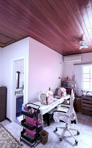 Casa à venda com 225m², 5 quartos e 3 vagas Casa à venda com 225m², 5 quartos e 3 vagasSuite 2 casa 2