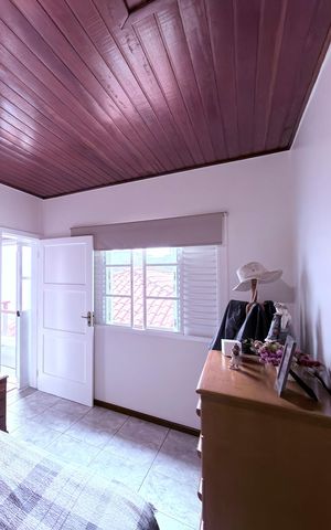 Casa à venda com 225m², 5 quartos e 3 vagas Casa à venda com 225m², 5 quartos e 3 vagasSuite 1 casa 2