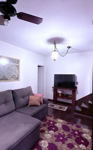 Casa à venda com 225m², 5 quartos e 3 vagas Casa à venda com 225m², 5 quartos e 3 vagasSala casa 2