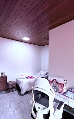 Casa à venda com 225m², 5 quartos e 3 vagas Casa à venda com 225m², 5 quartos e 3 vagasSuite 2 casa 2