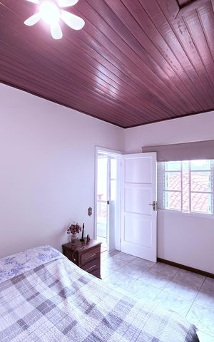 Casa à venda com 225m², 5 quartos e 3 vagas Casa à venda com 225m², 5 quartos e 3 vagasSuite 1 casa 2