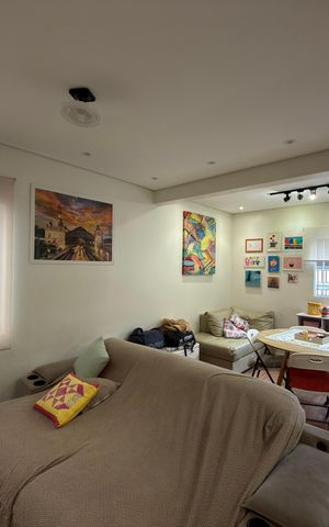 Casa à venda com 225m², 5 quartos e 3 vagas Casa à venda com 225m², 5 quartos e 3 vagasSala