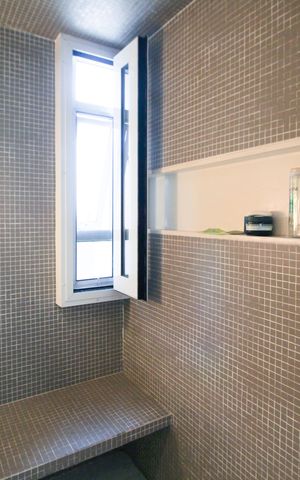 Apartamento para alugar com 130m², 2 quartos e 1 vaga Apartamento para alugar com 130m², 2 quartos e 1 vagaBanheiro da Suíte 1