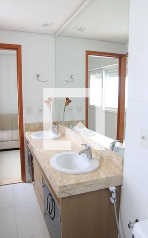 Apartamento para alugar com 169m², 3 quartos e 3 vagasBanheiro da Suíte 1
