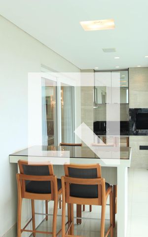 Apartamento para alugar com 169m², 3 quartos e 3 vagasVaranda