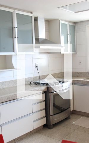 Apartamento para alugar com 169m², 3 quartos e 3 vagasCozinha e Área de Serviço