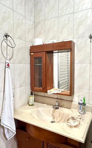 Casa à venda com 250m², 2 quartos e 1 vaga Casa à venda com 250m², 2 quartos e 1 vagaBanheiro