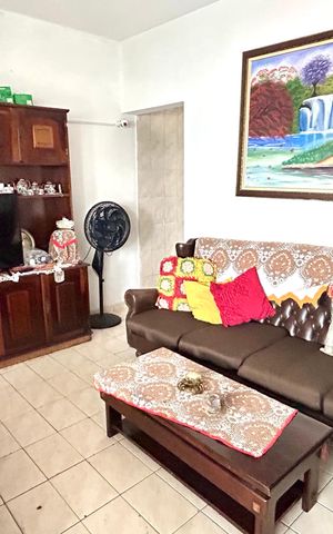 Casa à venda com 250m², 2 quartos e 1 vaga Casa à venda com 250m², 2 quartos e 1 vagaSala