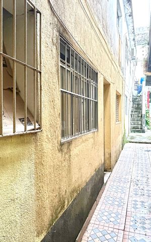 Casa à venda com 250m², 2 quartos e 1 vaga Casa à venda com 250m², 2 quartos e 1 vagaQuintal