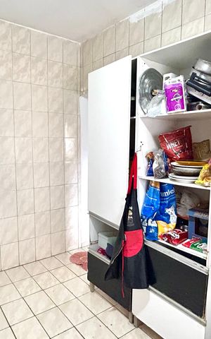Casa à venda com 250m², 2 quartos e 1 vaga Casa à venda com 250m², 2 quartos e 1 vagaCozinha