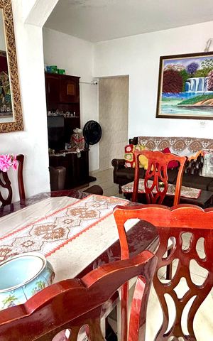 Casa à venda com 250m², 2 quartos e 1 vaga Casa à venda com 250m², 2 quartos e 1 vagaSala