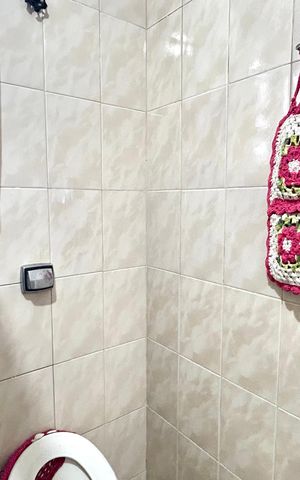 Casa à venda com 250m², 2 quartos e 1 vaga Casa à venda com 250m², 2 quartos e 1 vagaBanheiro