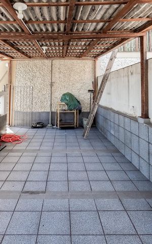 Casa à venda com 100m², 3 quartos e 2 vagas Casa à venda com 100m², 3 quartos e 2 vagasVaranda