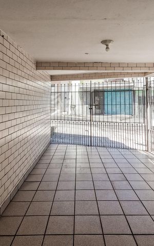 Casa à venda com 100m², 3 quartos e 2 vagas Casa à venda com 100m², 3 quartos e 2 vagasGaragem