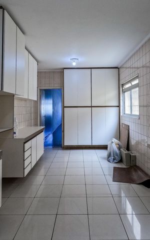 Casa à venda com 100m², 3 quartos e 2 vagas Casa à venda com 100m², 3 quartos e 2 vagasCozinha