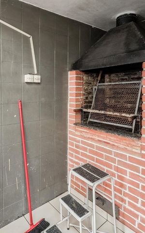 Casa à venda com 100m², 3 quartos e 2 vagas Casa à venda com 100m², 3 quartos e 2 vagasChurrasqueira