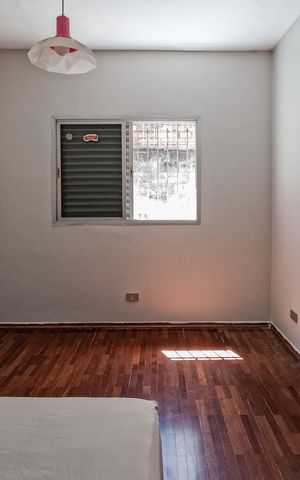Casa à venda com 100m², 3 quartos e 2 vagas Casa à venda com 100m², 3 quartos e 2 vagasQuarto 1