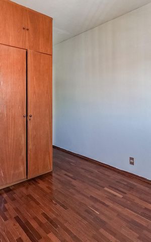 Casa à venda com 100m², 3 quartos e 2 vagas Casa à venda com 100m², 3 quartos e 2 vagasSuíte