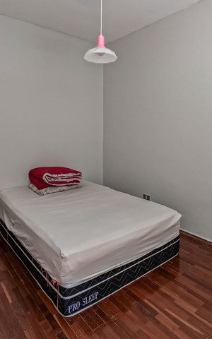 Casa à venda com 100m², 3 quartos e 2 vagas Casa à venda com 100m², 3 quartos e 2 vagasQuarto 1