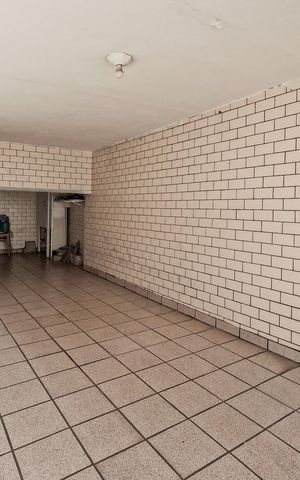 Casa à venda com 100m², 3 quartos e 2 vagas Casa à venda com 100m², 3 quartos e 2 vagasGaragem