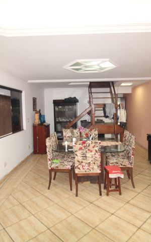 Casa à venda com 500m², 3 quartos e 12 vagasSala