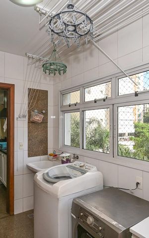 Apartamento para alugar com 248m², 4 quartos e 4 vagasÁrea de Serviço 