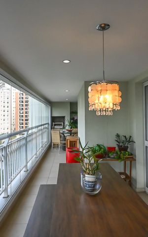 Apartamento para alugar com 248m², 4 quartos e 4 vagasVaranda