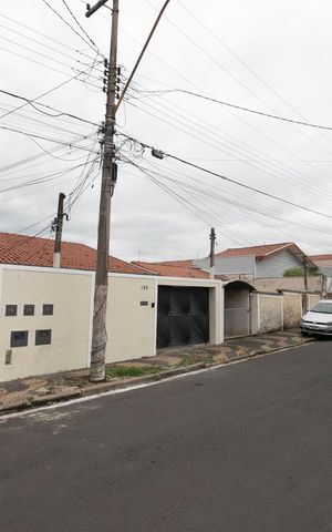 Casa para alugar com 80m², 3 quartos e 2 vagasFachada