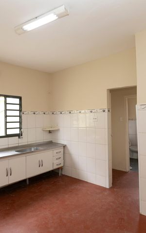 Casa para alugar com 80m², 3 quartos e 2 vagasCozinha