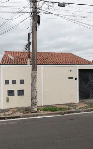 Casa para alugar com 80m², 3 quartos e 2 vagasFachada