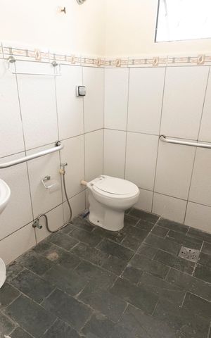Casa para alugar com 80m², 3 quartos e 2 vagasBanheiro