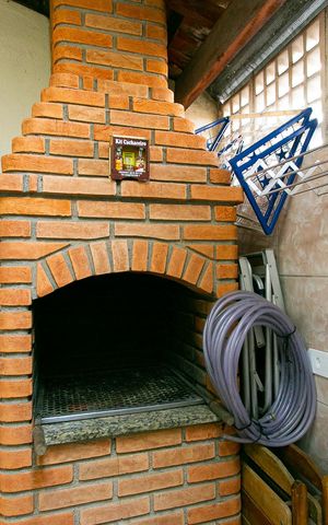 Casa de condomínio à venda com 75m², 2 quartos e 2 vagasChurrasqueira