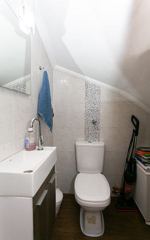 Casa de condomínio à venda com 75m², 2 quartos e 2 vagasLavabo