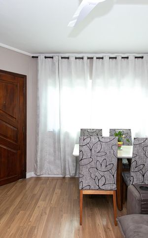 Casa de condomínio à venda com 75m², 2 quartos e 2 vagasSala