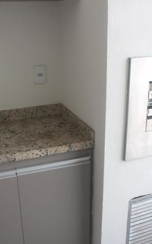 Apartamento para alugar com 65m², 2 quartos e 1 vagaVaranda