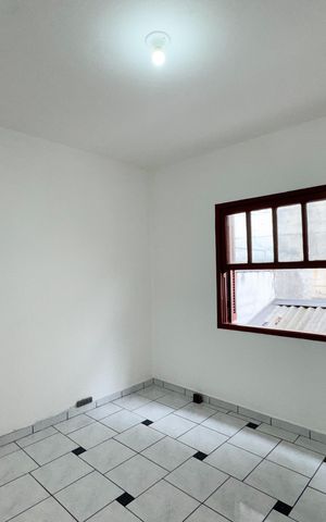 Casa para alugar com 100m², 2 quartos e 2 vagas Casa para alugar com 100m², 2 quartos e 2 vagasQuarto 1