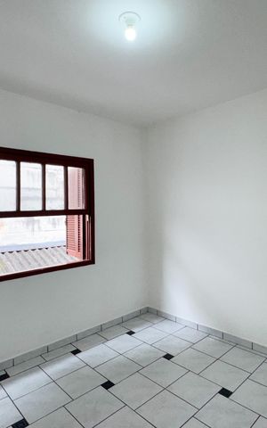 Casa para alugar com 100m², 2 quartos e 2 vagas Casa para alugar com 100m², 2 quartos e 2 vagasQuarto 1