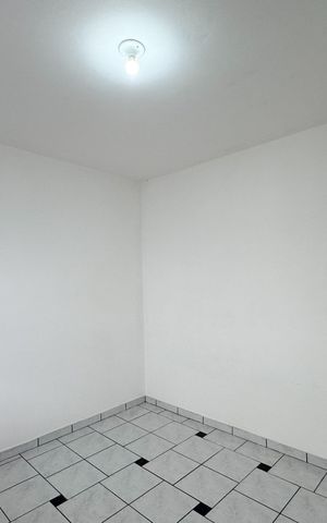 Casa para alugar com 100m², 2 quartos e 2 vagas Casa para alugar com 100m², 2 quartos e 2 vagasQuarto 1